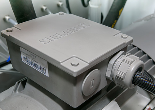 Hydraulic device of casting molding machine