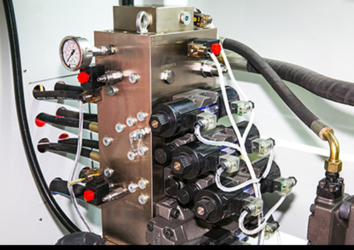 Hydraulic device of automated casting molding machine