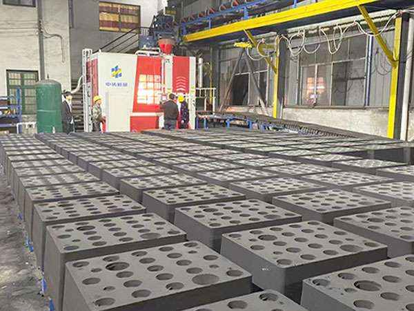 Automated foundry molding machine used for the casting production of small brake pans