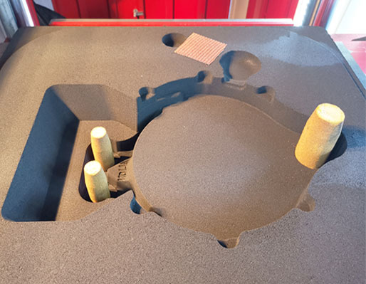 Automated casting molding machine，Casting of brake base plate